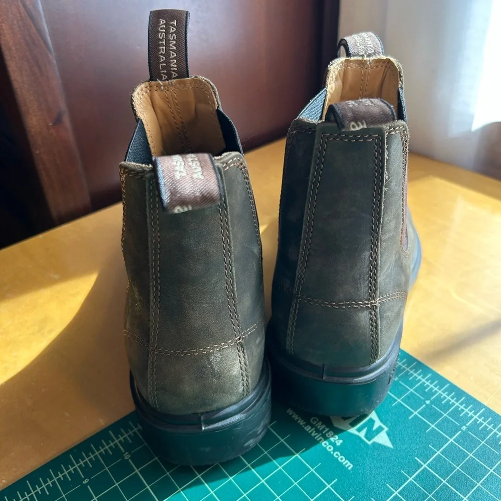 Blundstone Australian Size 8 in Rustic Brown ,US Men Size 9 ,US women size 11 - Picture 2 of 9